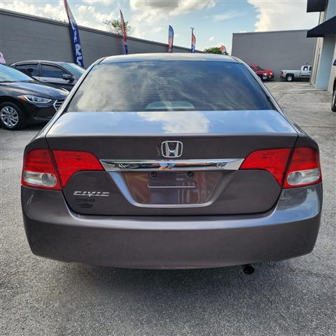 $9999 : Se vende Honda Civic LX image 2