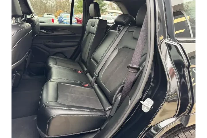 $30995 : Jeep Grand Cherokee 2024 4x4 image 9