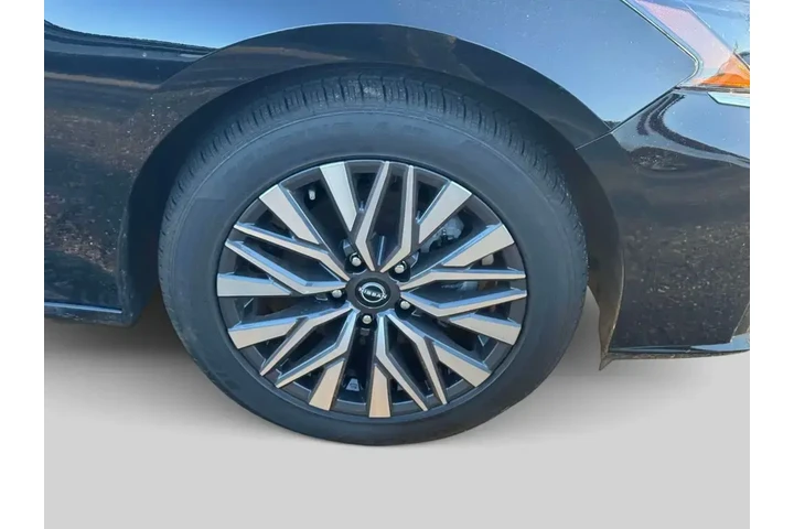 $19995 : Nissan Altima 2025 2.5 SV 4d image 8