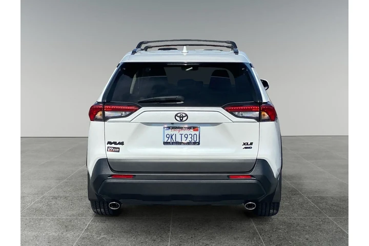 $35484 : Toyota RAV4 2024 AWD XLE Pre image 4