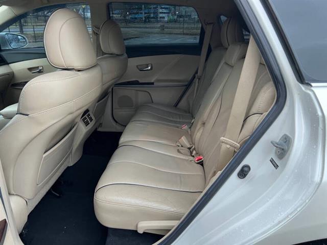 $11500 : 2013 Venza XLE image 9