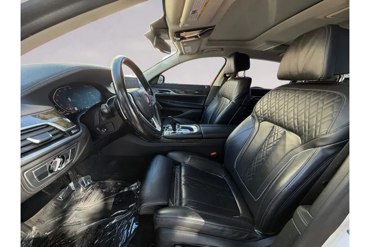 $39733 : BMW 7 Series 2022 740i 4dr S image 10