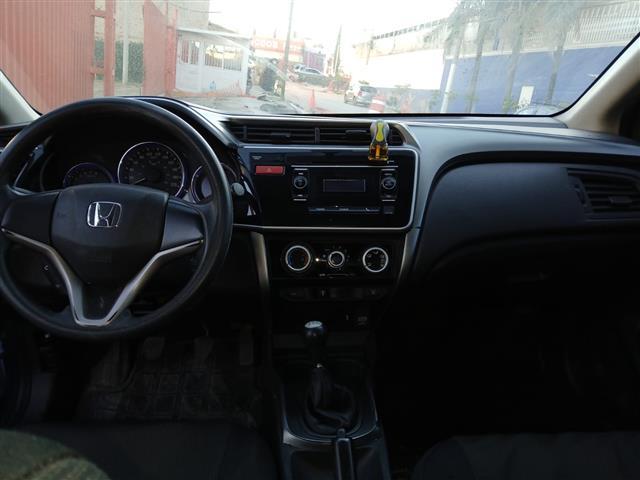 $210000 : Honda city 2017 image 3