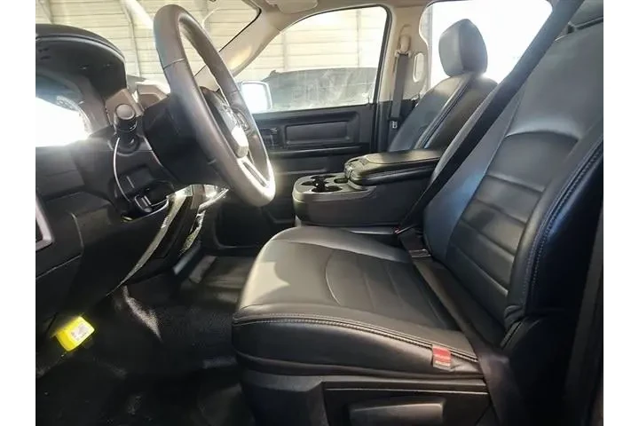 $20105 : Ram 1500 Classic 2021 4x2 Tr image 3