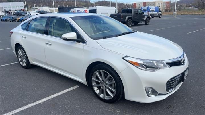 $17997 : PRE-OWNED 2014 TOYOTA AVALON image 3