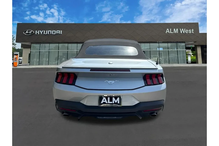 $32420 : Ford Mustang 2025 EcoBoost 2 image 1