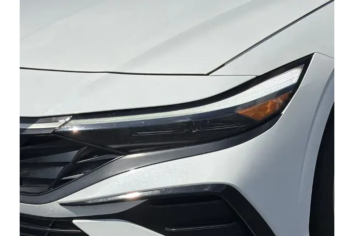 $19836 : Hyundai ELANTRA 2024 SEL 4dr image 9