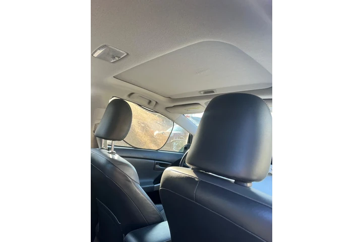 $6700 : Prius III Hatchback image 3