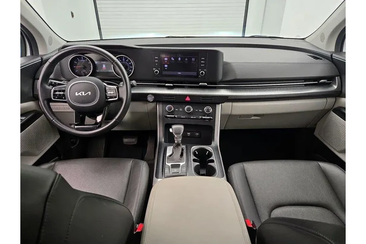 $29998 : Kia Carnival 2024 LX 4dr Min image 9