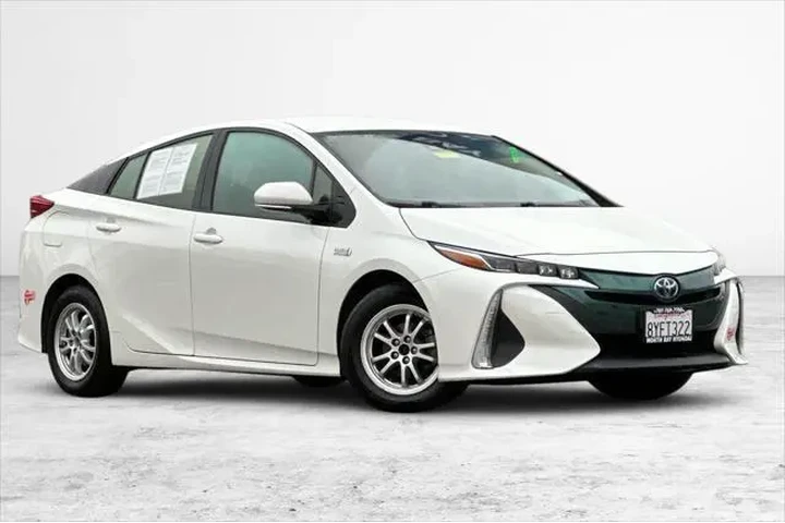 $16990 : Toyota Prius Prime 2017 Plus image 2