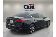 $18992 : Nissan Altima 2022 2.5 SR 4d thumbnail