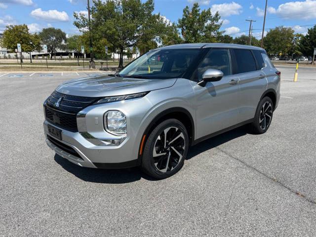 $17900 : 2022 Outlander SE image 3