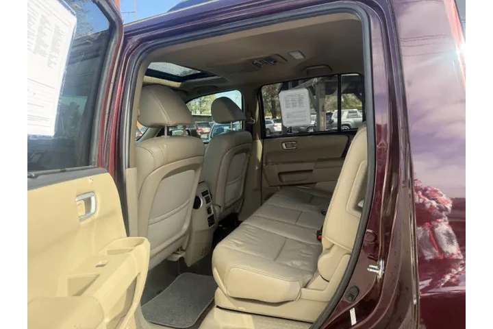 2014 Pilot Touring image 9