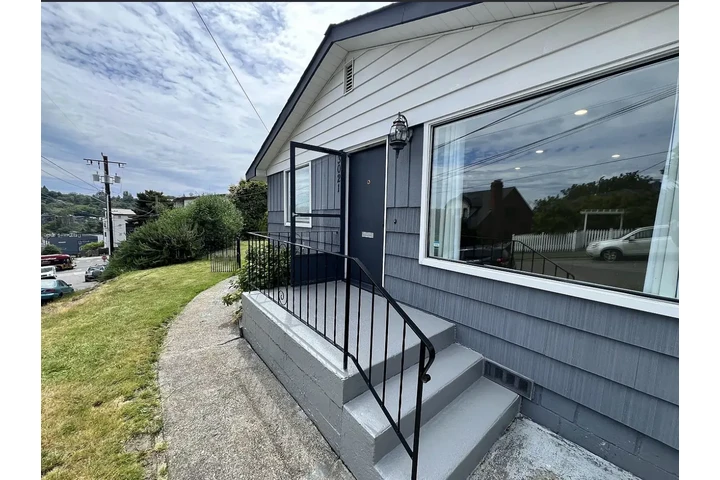 $900 : Beautiful House for rent image 1