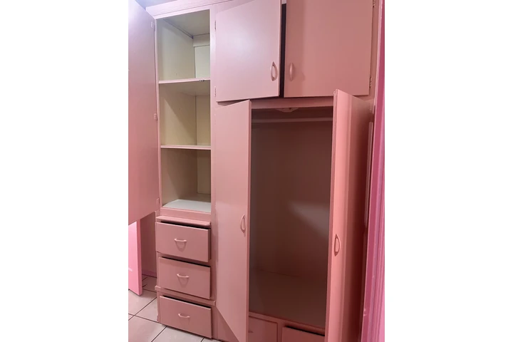 $2100 : Spacious apartment image 4