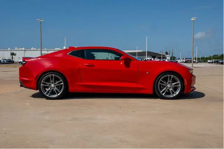 $18247 : Chevrolet Camaro 2020 LS 2dr image 6