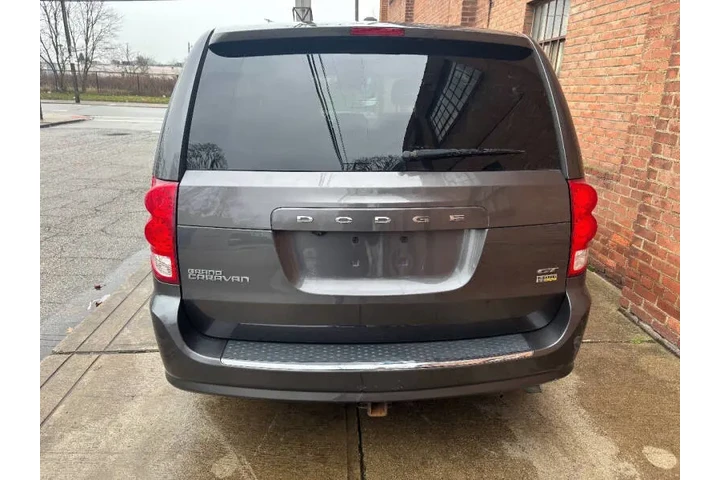 $7999 : 2017 Grand Caravan GT image 6