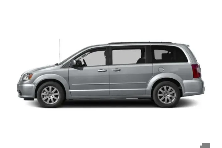 $4990 : Chrysler Town and Country 20 image 6