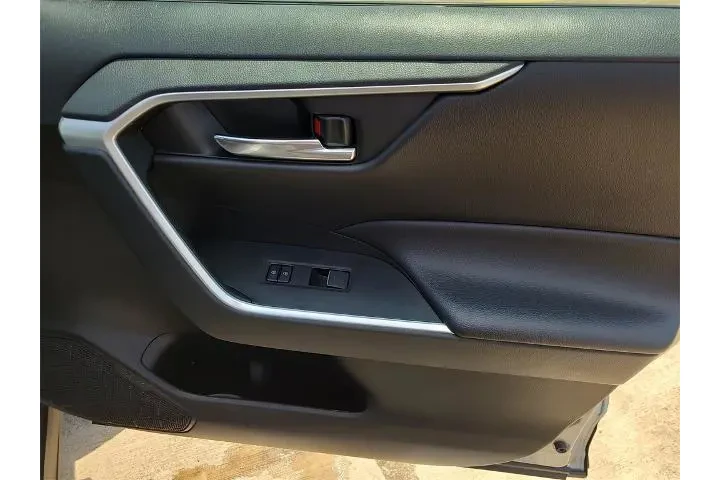 $28824 : Toyota RAV4 2024 AWD XLE 4dr image 8