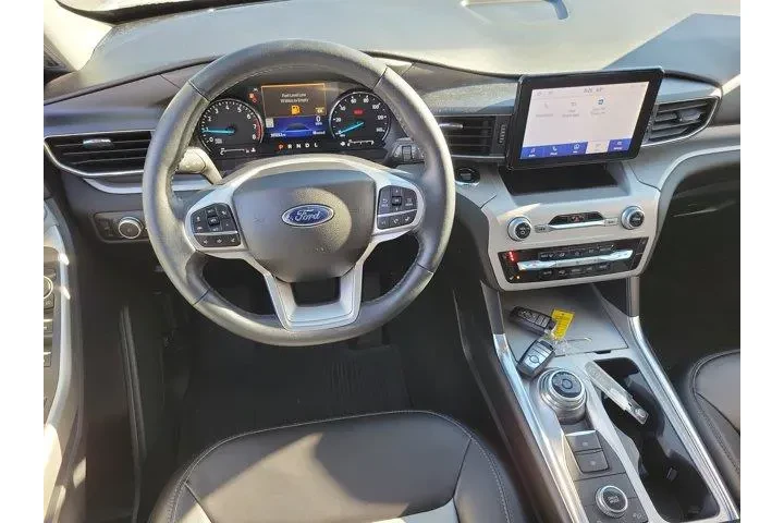 $32000 : Ford Explorer 2022 AWD XLT 4 image 4