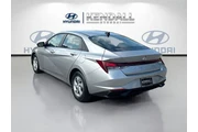 $15923 : Hyundai ELANTRA 2023 SE 4dr thumbnail