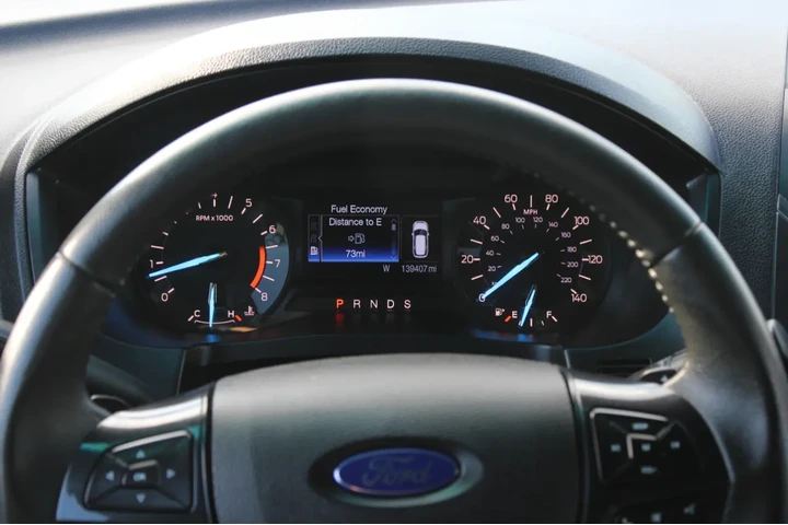 $10995 : 2016 Explorer FWD 4dr XLT image 9