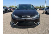$12688 : Chrysler Pacifica 2017 Touri thumbnail