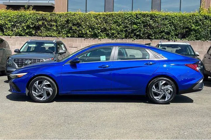 $23390 : Hyundai ELANTRA 2025 Limited image 10