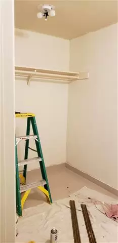 The Four Seasons Handyman image 4