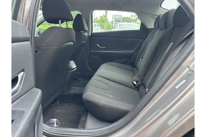 $21834 : Hyundai ELANTRA 2023 SEL 4dr image 8
