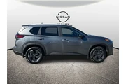 $21595 : Nissan Rogue 2025 SV 4dr Cro thumbnail