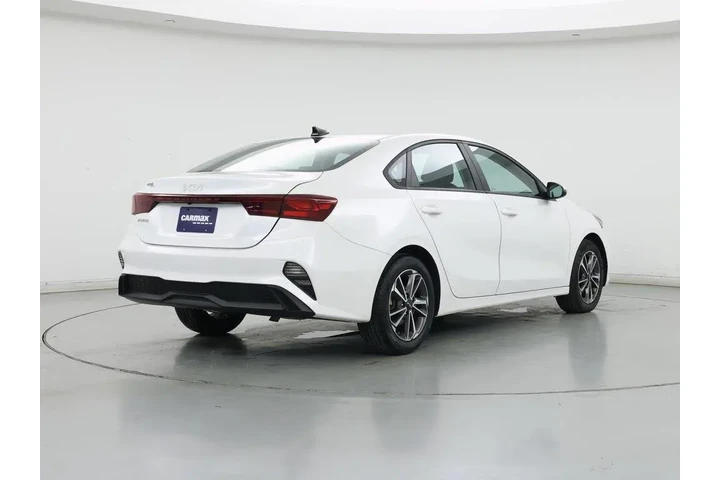 $20998 : Kia Forte 2023 LXS 4dr Sedan image 8