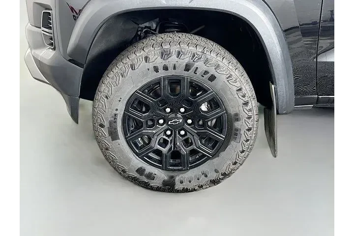 $36975 : Chevrolet Colorado 2023 4x4 image 10