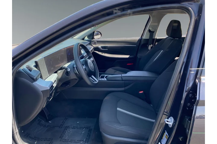 $31046 : Hyundai SONATA 2025 SEL 4dr image 9