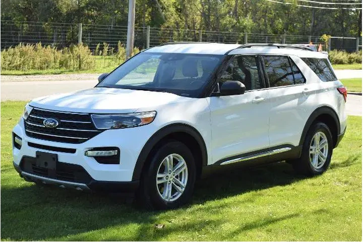 $30990 : Ford Explorer 2022 AWD XLT 4 image 3
