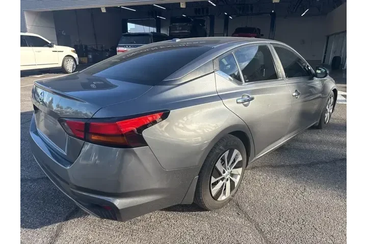 $13769 : Nissan Altima 2020 2.5 S 4dr image 5