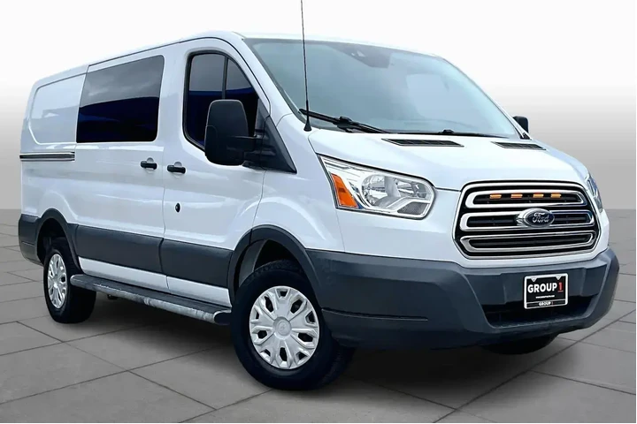 $20811 : Ford Transit 2018 250 3dr SW image 3