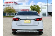 $21995 : Nissan Versa 2025 SV 4dr Sed thumbnail