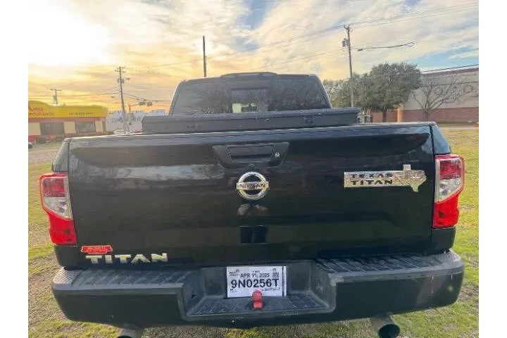 $16995 : 2017 Titan image 7