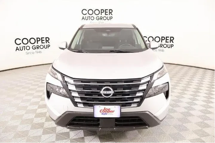 $23138 : Nissan Rogue 2024 SV 4dr Cro image 8