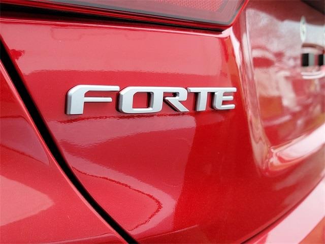 $26515 : 2024 Forte GT-Line image 5