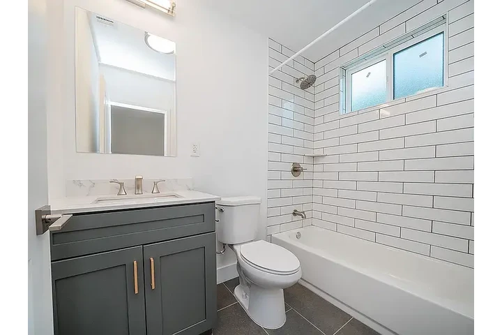 $3000 : Beautiful Home 3B/2B image 8