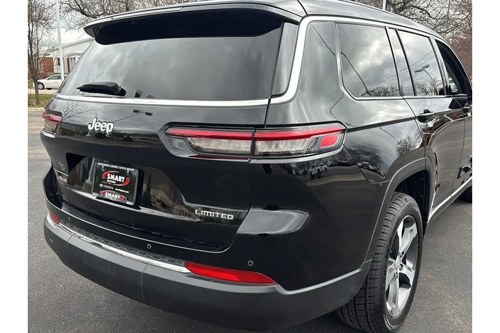 $30679 : 2023 Grand Cherokee L Limited image 9