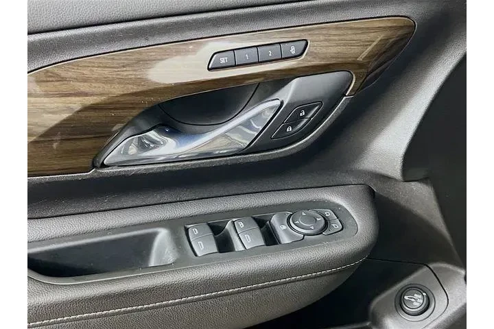 $24975 : GMC Terrain 2019 Denali 4dr image 9