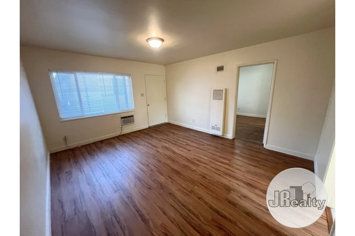 $1450 : Apartamento en Huntington Park image 4