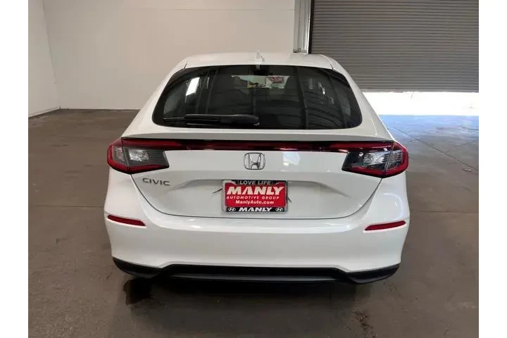 $23822 : Honda Civic 2023 LX 4dr Hatc image 4