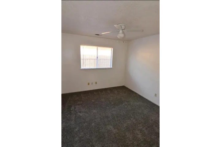 $1300 : Nice 2 bedroom 2 bath apartmen image 4