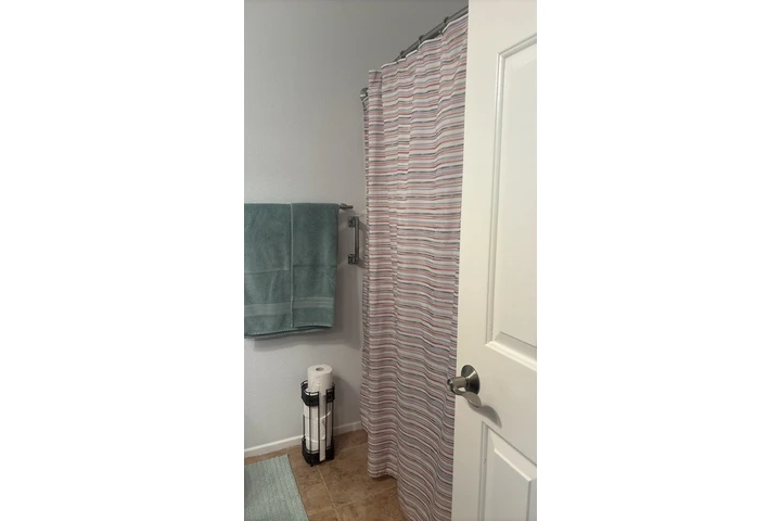 $1000 : Cuarto De Renta Corona image 7