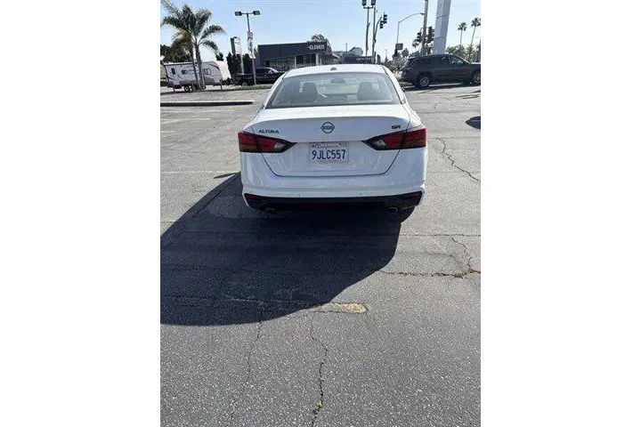 $20788 : Nissan Altima 2024 2.5 SR 4d image 3