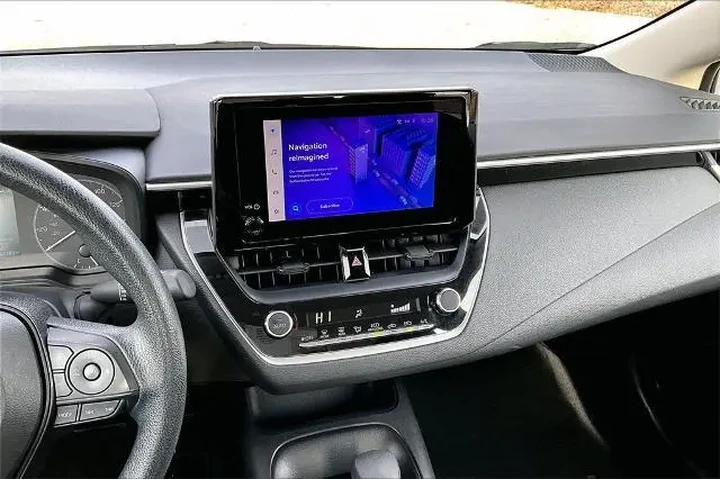 $20133 : Toyota Corolla 2023 LE 4dr S image 6